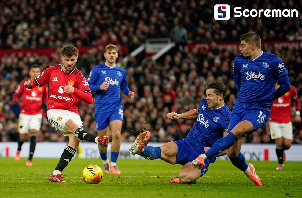 맨유, 홈에서 13년 만에 에버튼에 0-1 패배...리그 10위까지 추락